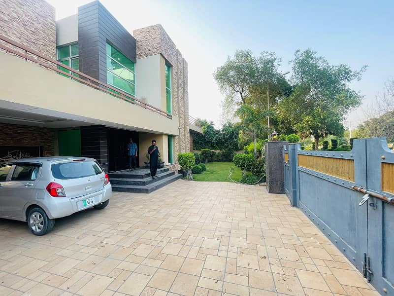 2 Kanal Facing Park Facing Canal Fully Furnished Triple Floor House with swimming pool, Mini Theater and Basement at the prime location of main Canal Road Babar Block, Bahria Town Lahore 9