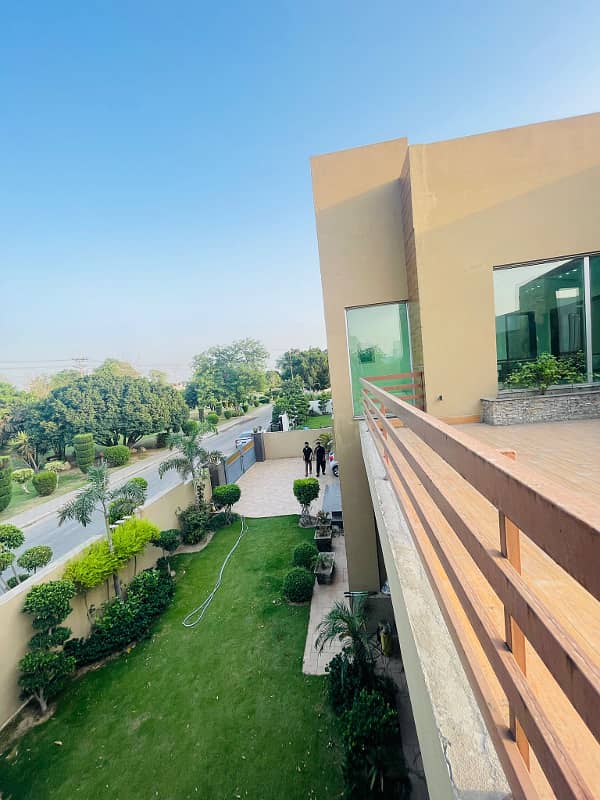 2 Kanal Facing Park Facing Canal Fully Furnished Triple Floor House with swimming pool, Mini Theater and Basement at the prime location of main Canal Road Babar Block, Bahria Town Lahore 10