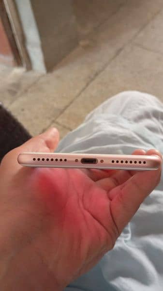 I phone 7+ one hand use 256 gb 10/10 condition 5