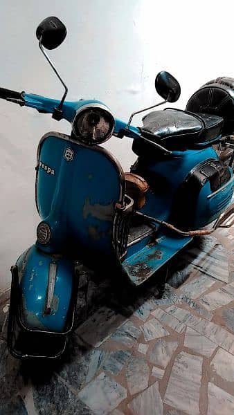 Vespa Scooter 0