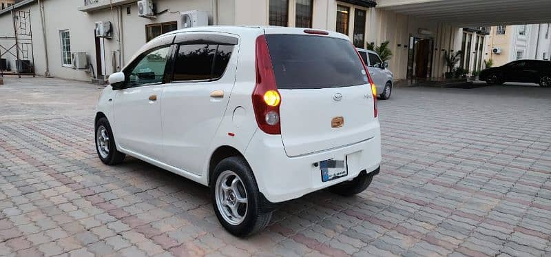 Daihatsu Mira 2013 1