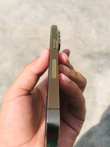 IPhone 14 Pro (Factory Unlocked) 5