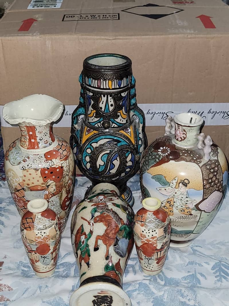 ANTQ WORLD PRESENT UNIQUE COLECTON OF CHINA JAPAN VASES A ONE CONDATN 1