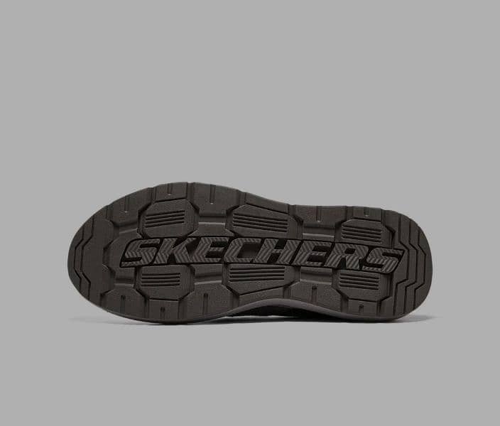 Skechers Class Fit for Men Size 43 2