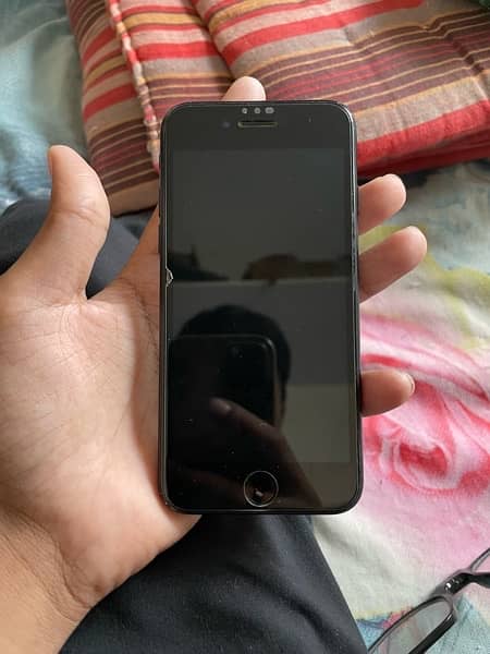 Iphone Se 2 64 gb 10/10 condition 2