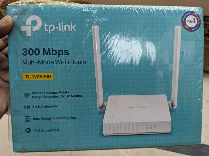 TPLINK 4in1 WIFI ROUTER TL-WR820N 1