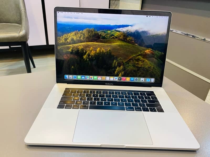 MacBook Pro 15” 2018 i7/16/512 4GB GPU 0