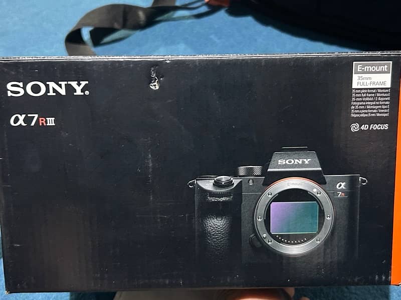 Sony A7 Riii with Lens FE 4/24-105 G OSS along Lights and stands 4