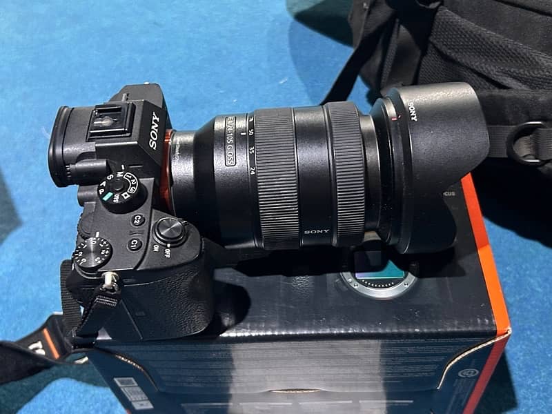 Sony A7 Riii with Lens FE 4/24-105 G OSS along Lights and stands 5