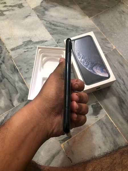 iphone xr pta approved 128GB with box 2