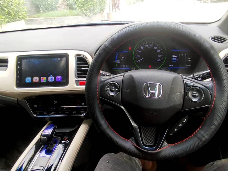 Urgent sale!!! Honda Vezel 2016 Z Package Register 2018 1st Owner 5