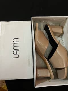 lama heels