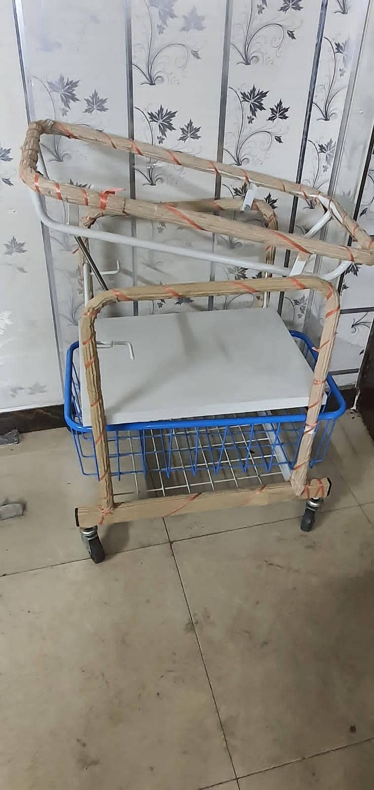 ​Instrument Trollies/​Round Trollies/​ECG Trollies/Hospital furniture 9