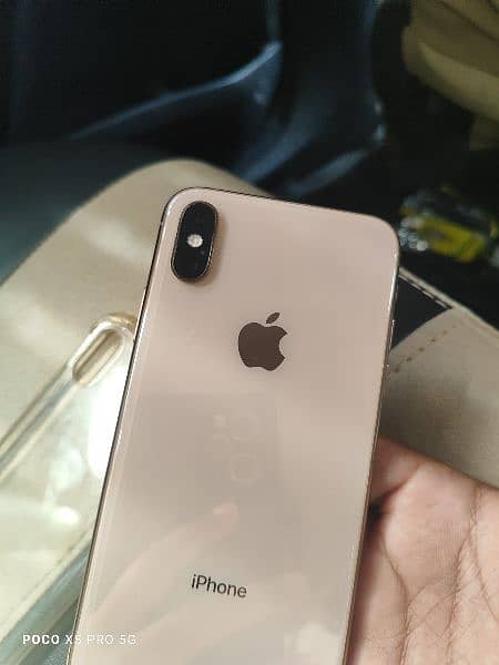 iPhone xs 64gb golden colour factory unlocked 0