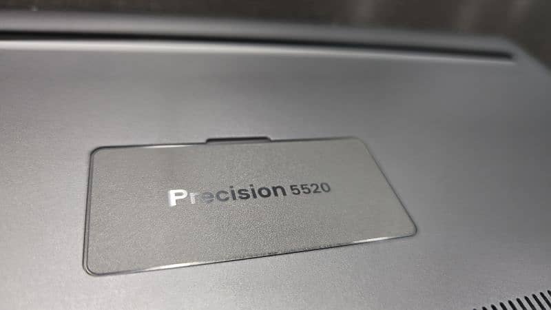 Dell Precision 5520 i5 7th  Generation HQ 11