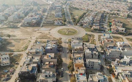 10 Marla Full Paid Plot Including All Development Charges Iin Block M7D Lake City Lahore 1