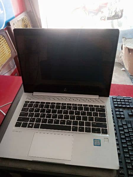 Laptop Hp i5-8th TechScreen 1