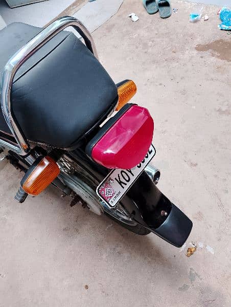 Yamaha Dhoom YD-70 4