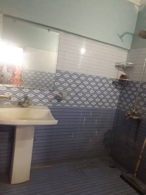 pent house have 3 bed dd for sale in johar 5