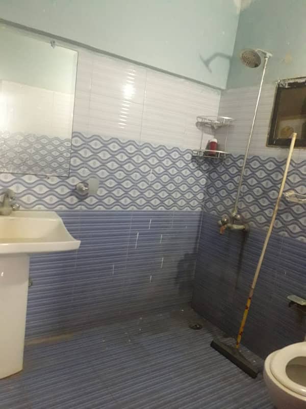 pent house have 3 bed dd for sale in johar 6