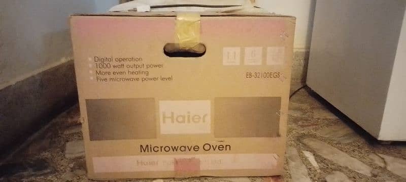 MICROWAVE FOR SALE NEVER USED NEW 1