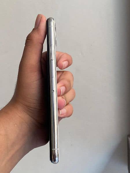 IPHONE 11 PRO MAX 256 GB NON PTA ALL OK  84% HEALTH PRICE FL 2