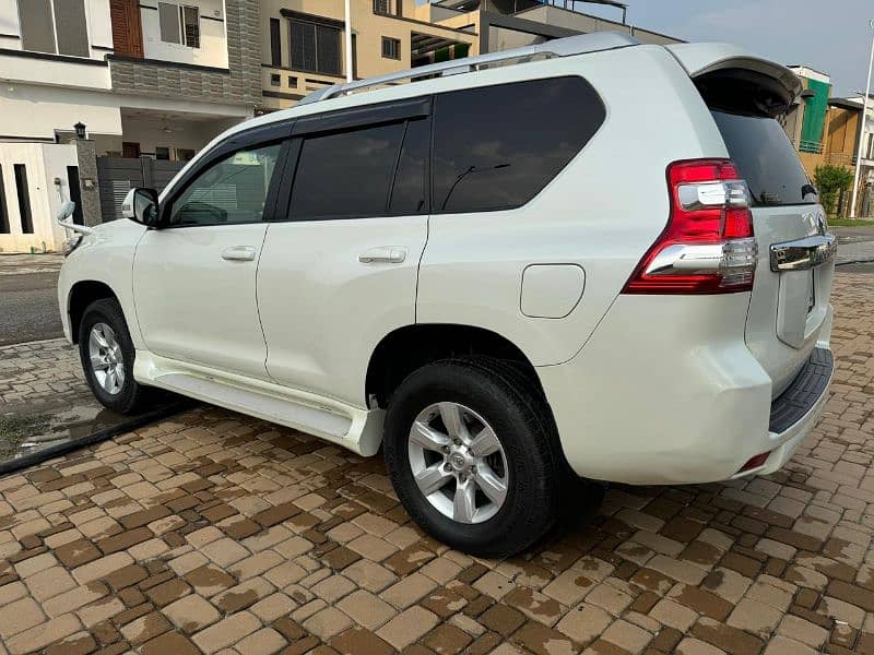 Toyota Prado 2017 12