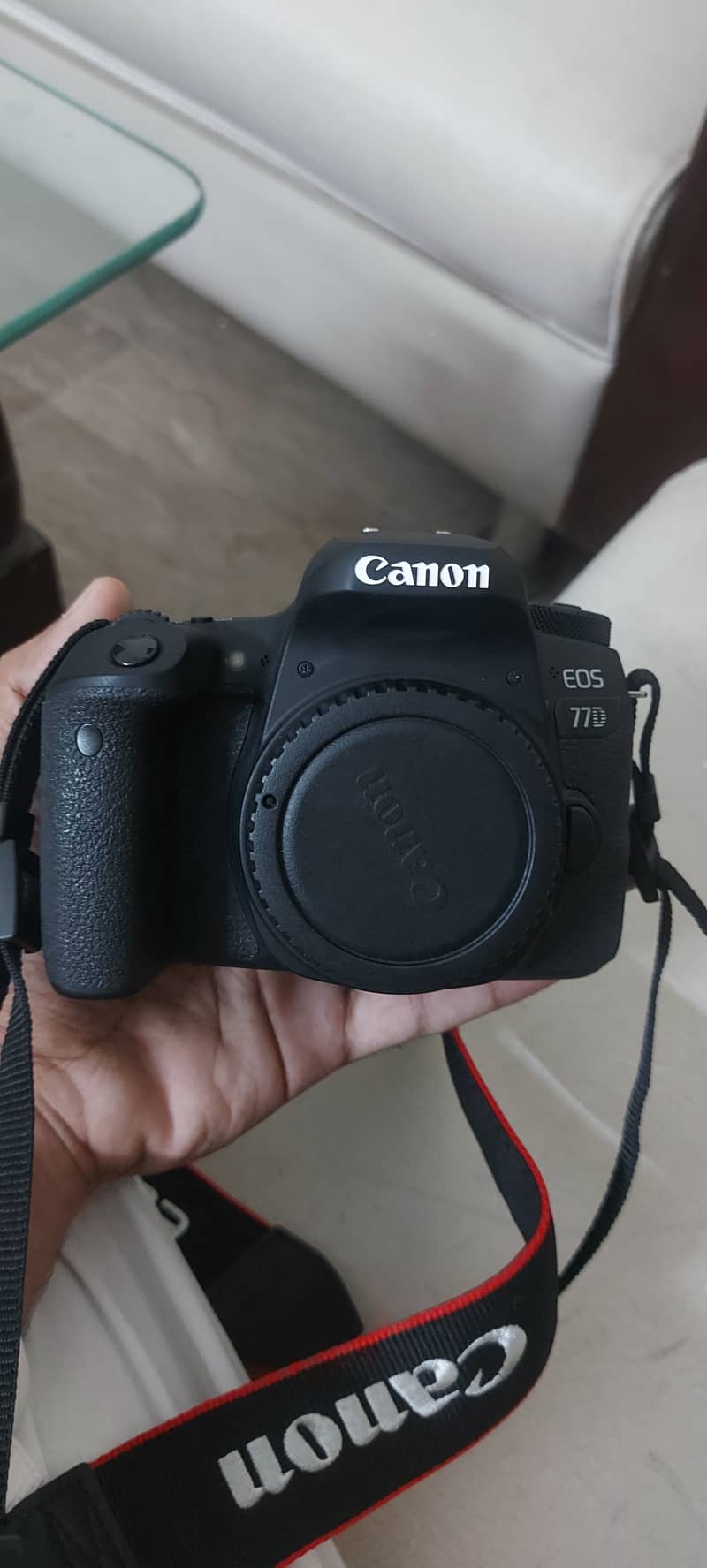 Canon 77d with 18-55mm kit lens 4