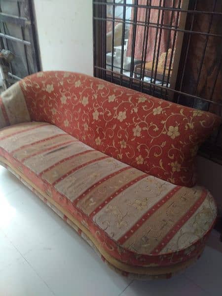 selling 5 seater sofa set in an excellent condition urgently 0