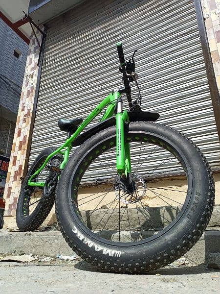 "THE GIANT" FAT TYRE MTB 26" 1