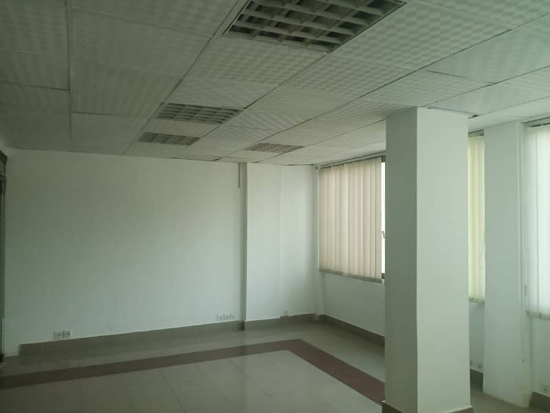 Office Of 3100 Square Feet Is Available For rent 0