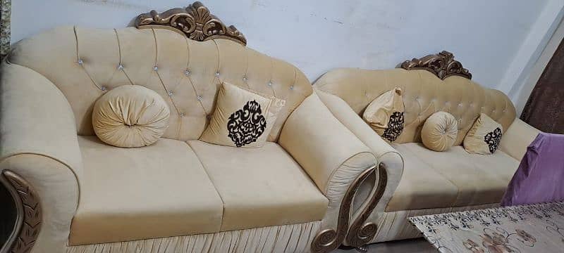 selling sofas 4