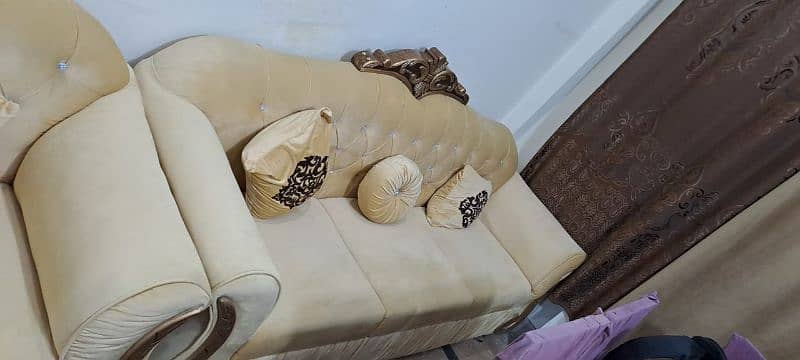 selling sofas 5