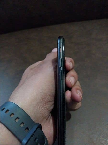 *iPhone 7 - Matte Black, 32GB, PTA Approved, Excellent Condition* 8