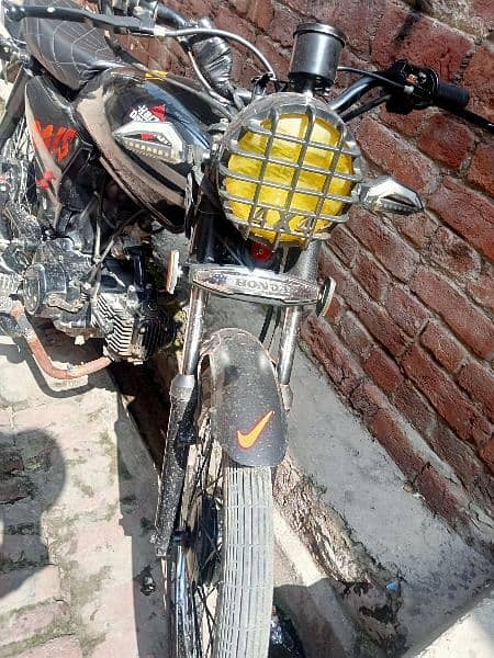 Honda CD70. . .  . . 1