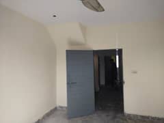 Room available for Rent near Mian Trust Hospitial & chenab club 0