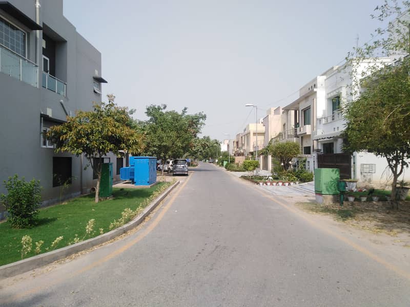 URGENT FOR SALE 10 MARLA PLOT IN CENTRAL BLOCK PHASE 1 BAHRIA ORCHAED 1