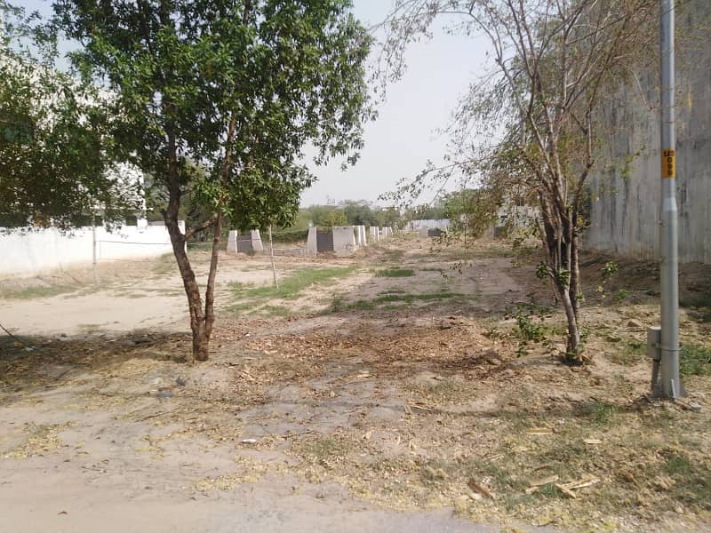 URGENT FOR SALE 10 MARLA PLOT IN CENTRAL BLOCK PHASE 1 BAHRIA ORCHAED 3