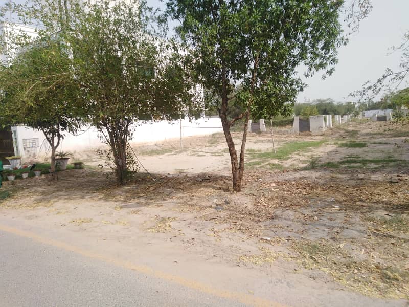 URGENT FOR SALE 10 MARLA PLOT IN CENTRAL BLOCK PHASE 1 BAHRIA ORCHAED 4