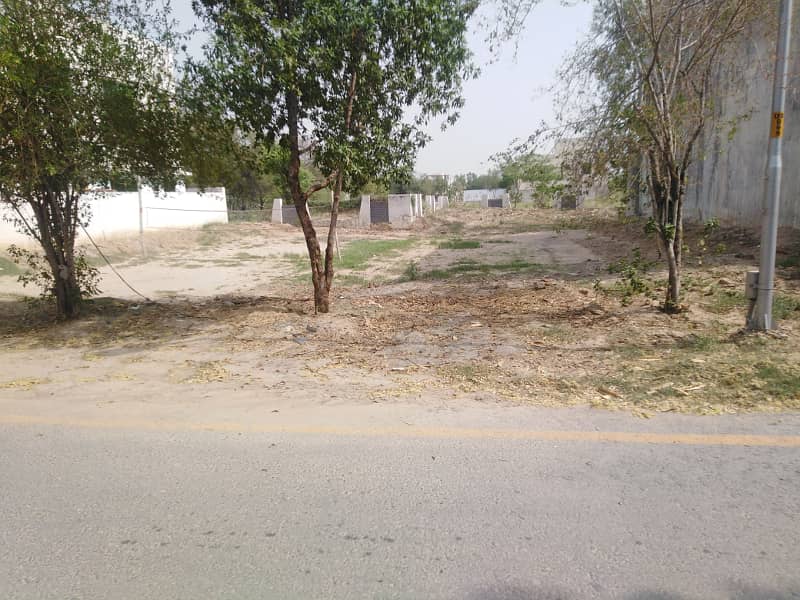 URGENT FOR SALE 10 MARLA PLOT IN CENTRAL BLOCK PHASE 1 BAHRIA ORCHAED 12