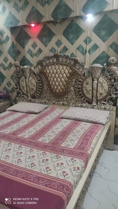 BEAUTIFUL OFFWHITE BED SET IN REASONABLE PRICE