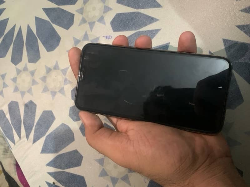 iphone 11 pro gold urgent sell 1