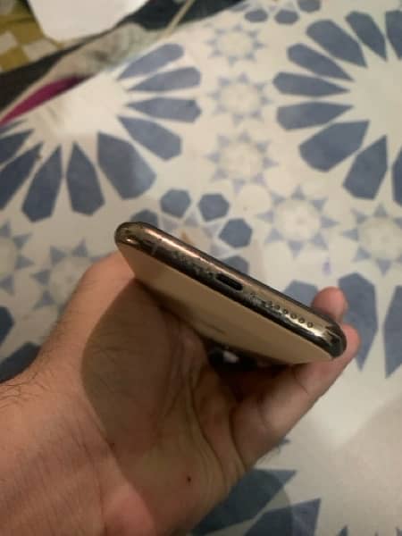 iphone 11 pro gold urgent sell 4