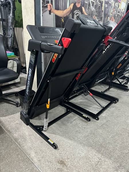 Running Treadmils Cycles Ellipticals Electric Machines 16