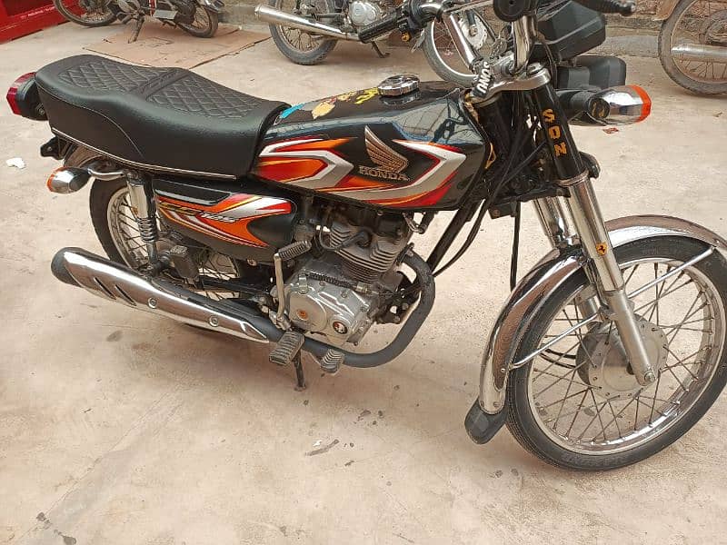 Honda 125 model 2022.   contact  03106665781 5