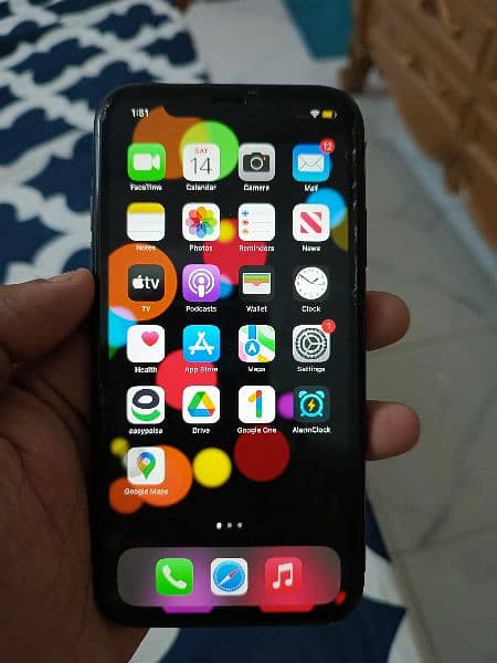 iPhone XR 1