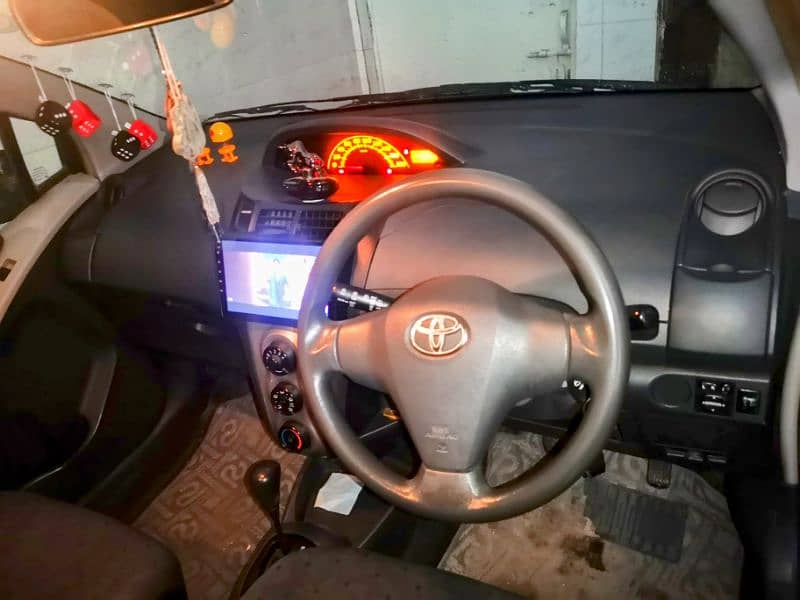 Toyota Vitz 2015 4