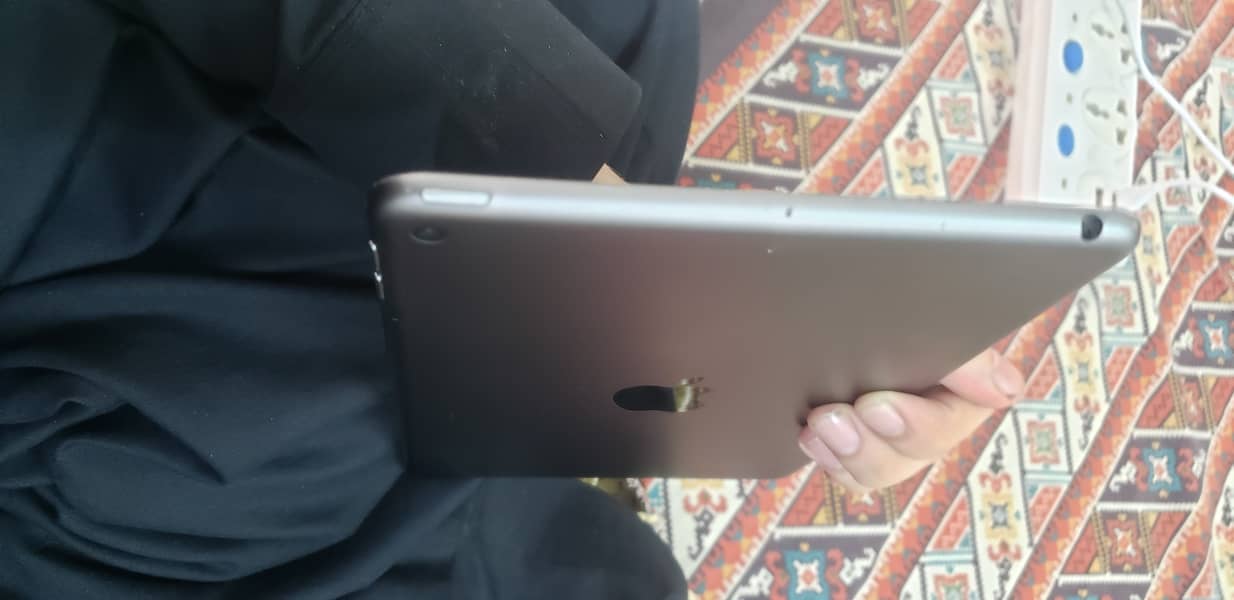 Ipad mini 5 10/10 condition best for pubg and studies 6