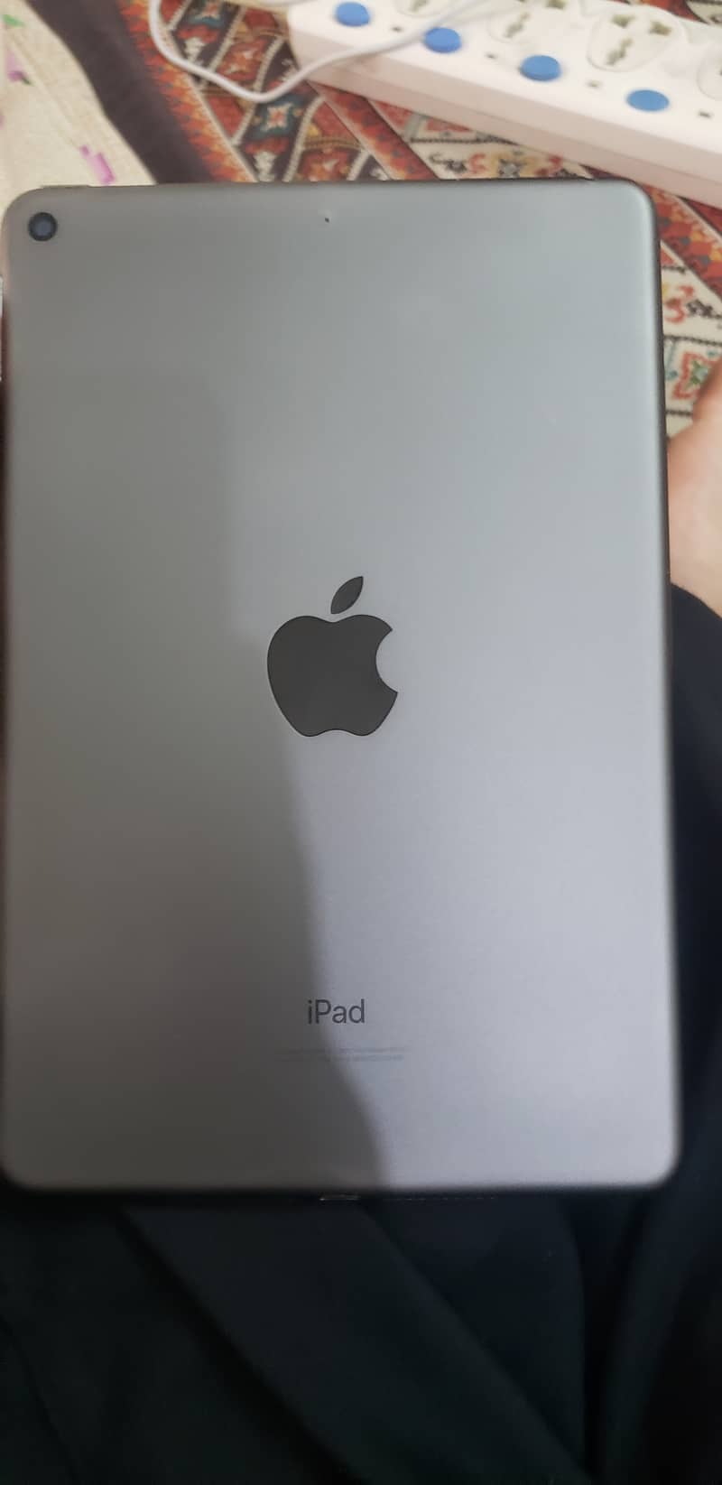 Ipad mini 5 10/10 condition best for pubg and studies 8