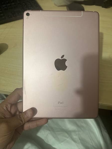 iPad Pro 9.7 inches cellular 0